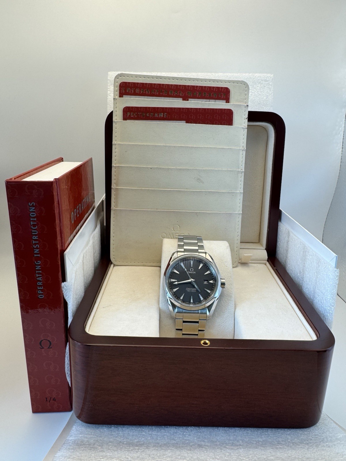 OMEGA Seamaster Aqua Terra Grey Dial Watch – 231.10.39.61.06.001 Box & Papers