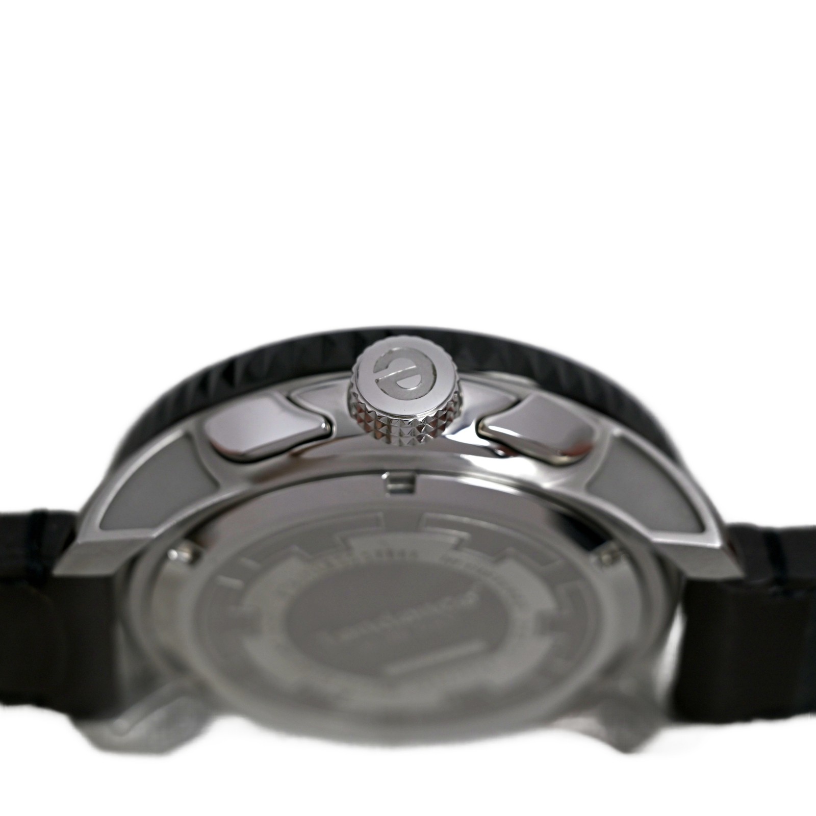 Tendence Gulliver Round Chronograph Men’s Black Quartz Ref. P2K7F198 Watch