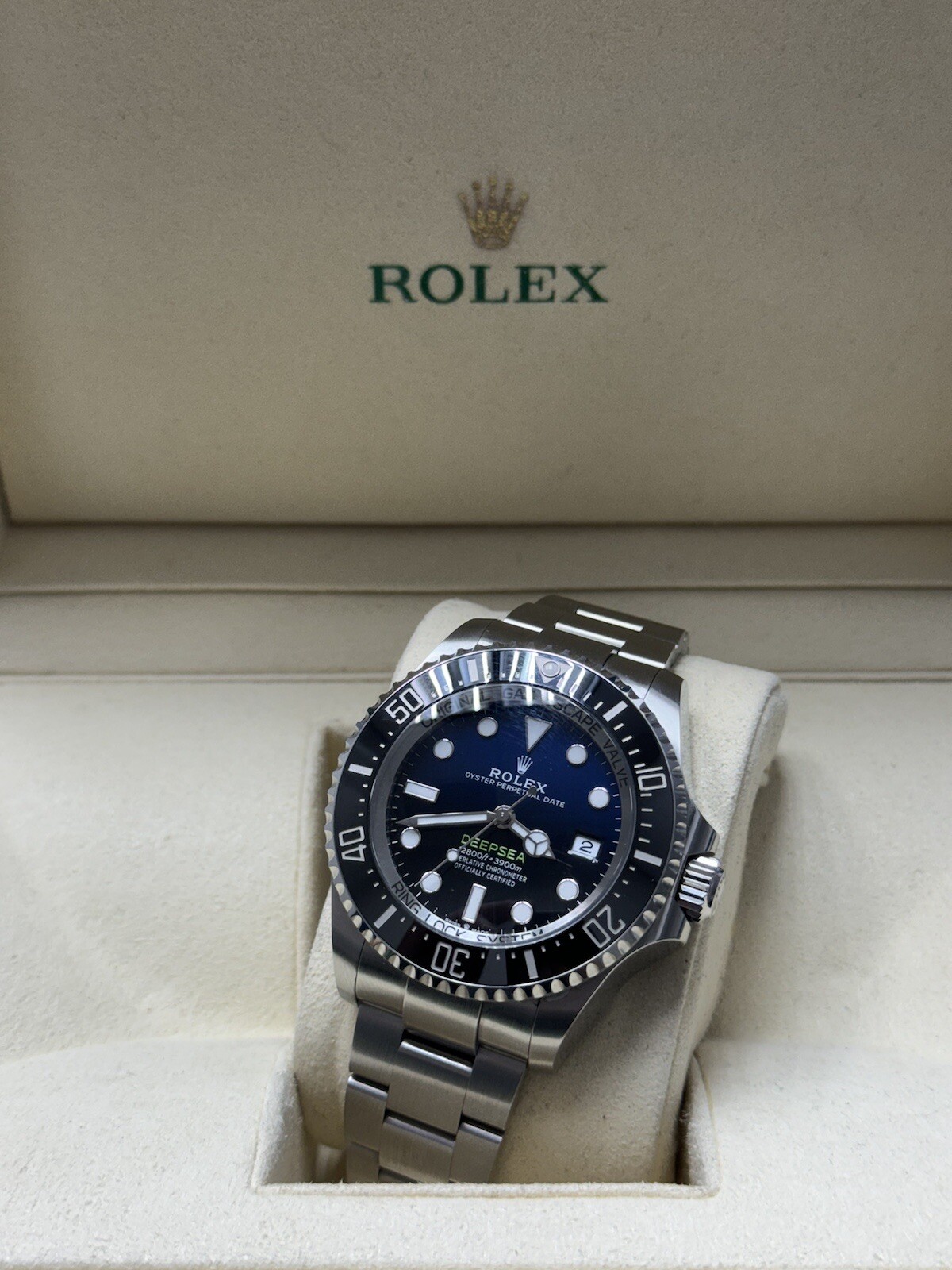 Rolex Seadweller James Cameron FULL SET BOX AND PAPERS 136660