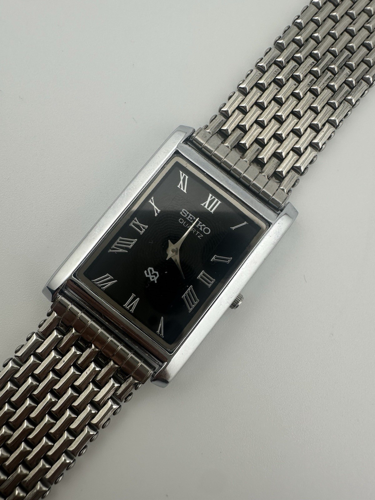 BLACK DIAL Vintage Seiko Slim Quartz Men’s Wrist Watch