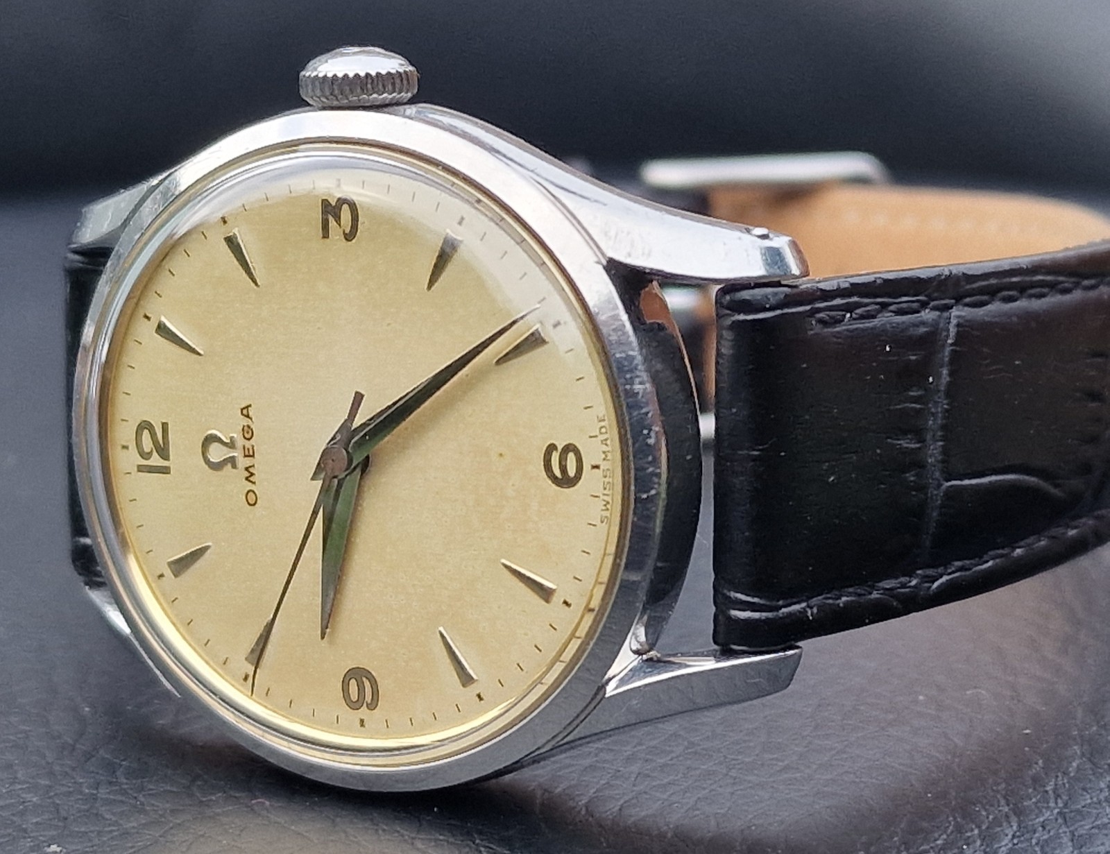 OMEGA GENTS MANUAL,REF 2640-1, 35MM,CAL 283,SCREW BACK CASE.
