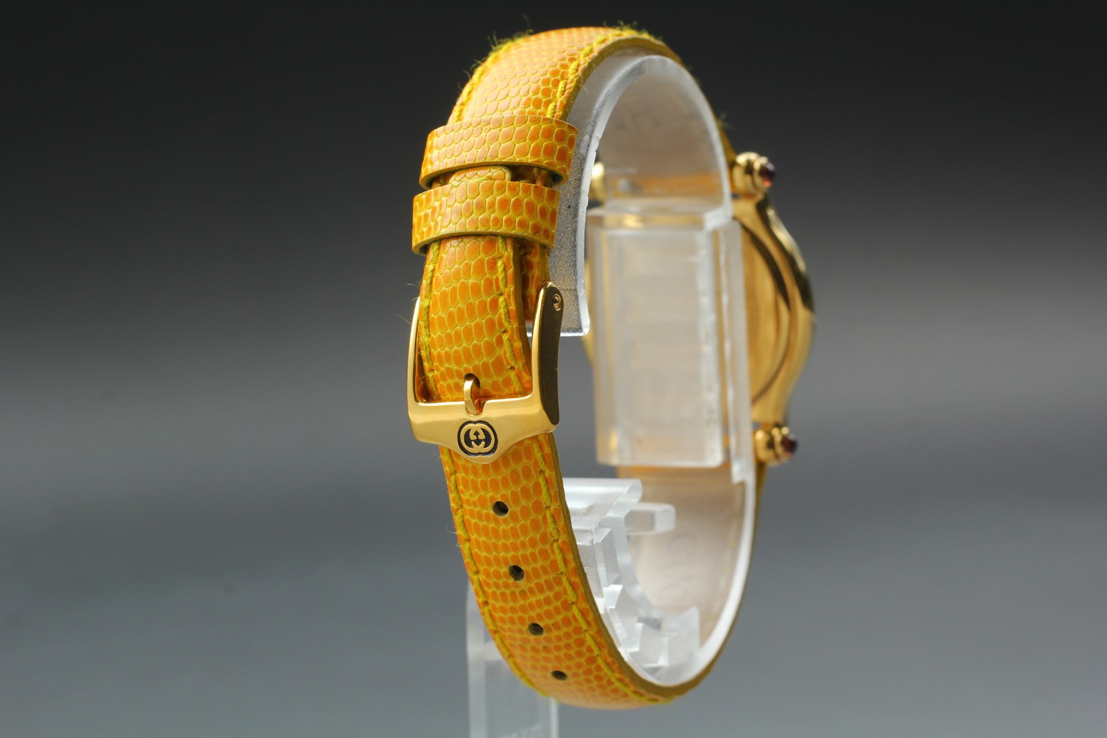 [Near MINT w/ Box] Vintage Gucci 6500L 27mm Gold Dial Quartz Women’s Watch