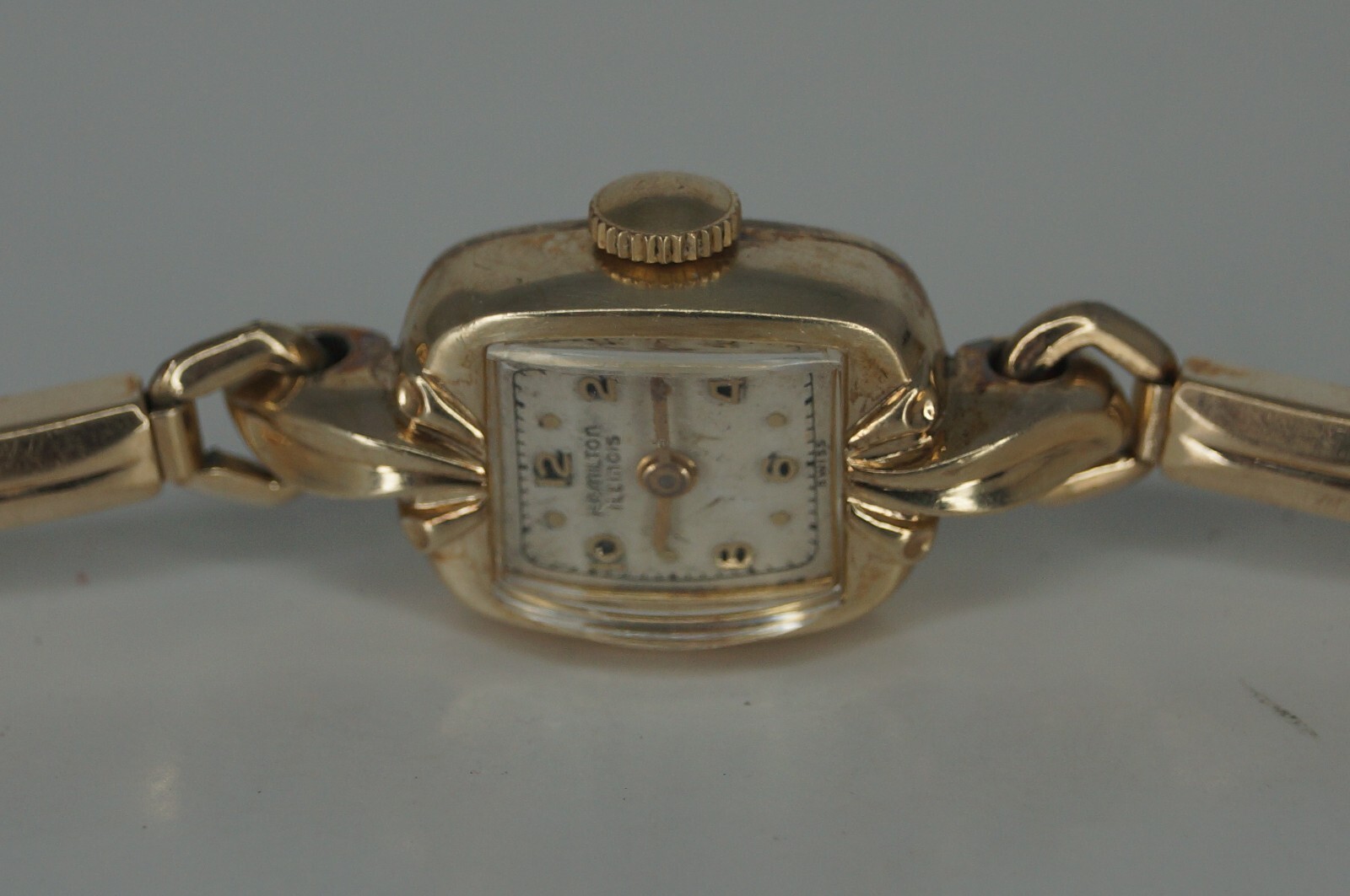 Unique – HAMILTON ILLINOIS Watch – Gold Tone – 17 Jewels – Finesse 12K G.P. Band