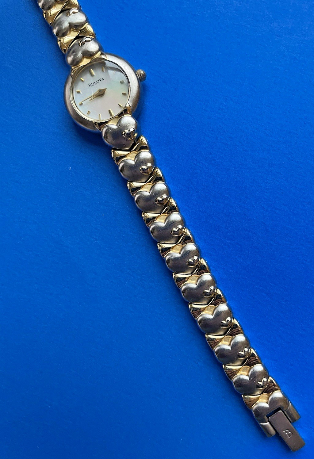 BULOVA Hearts Watch Women’s Pearl Dial *** NEEDS BATTERY *** Beautiful design