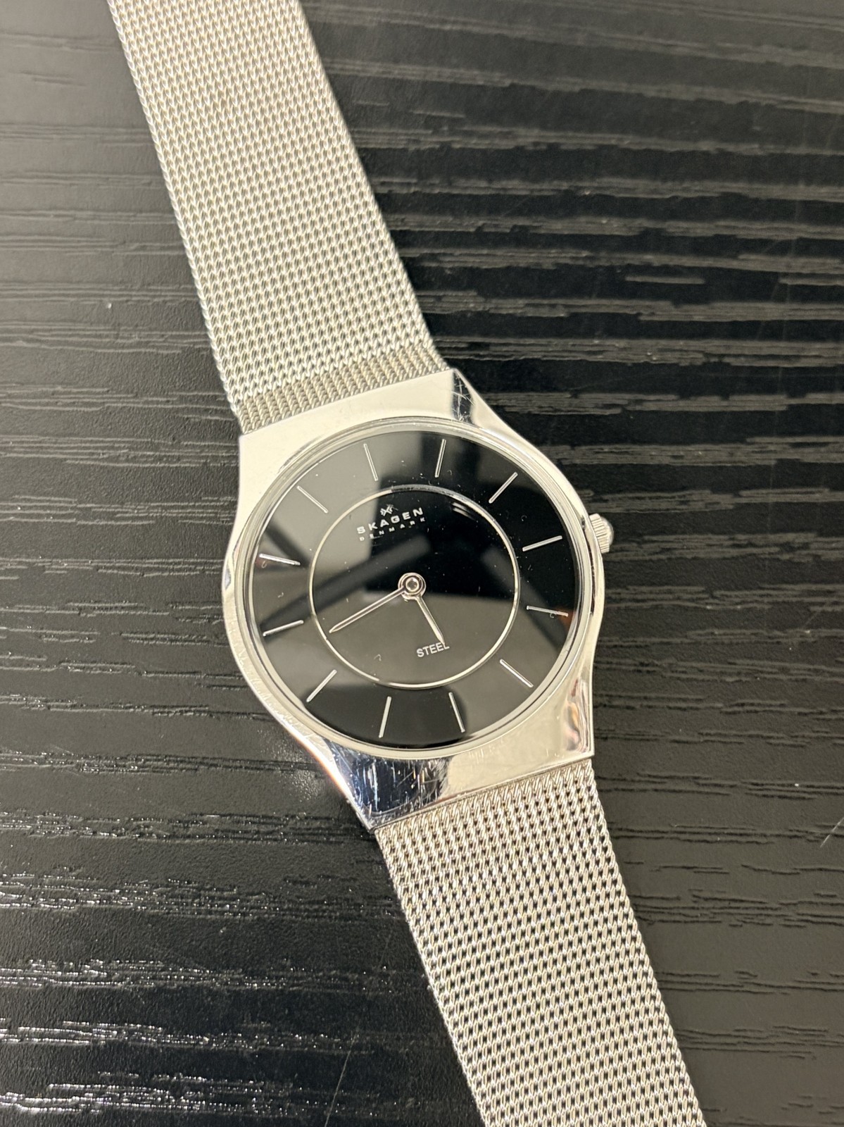 Skagen 233SSSB Stainless Steel Mesh Watch – New Battery – Great Condition