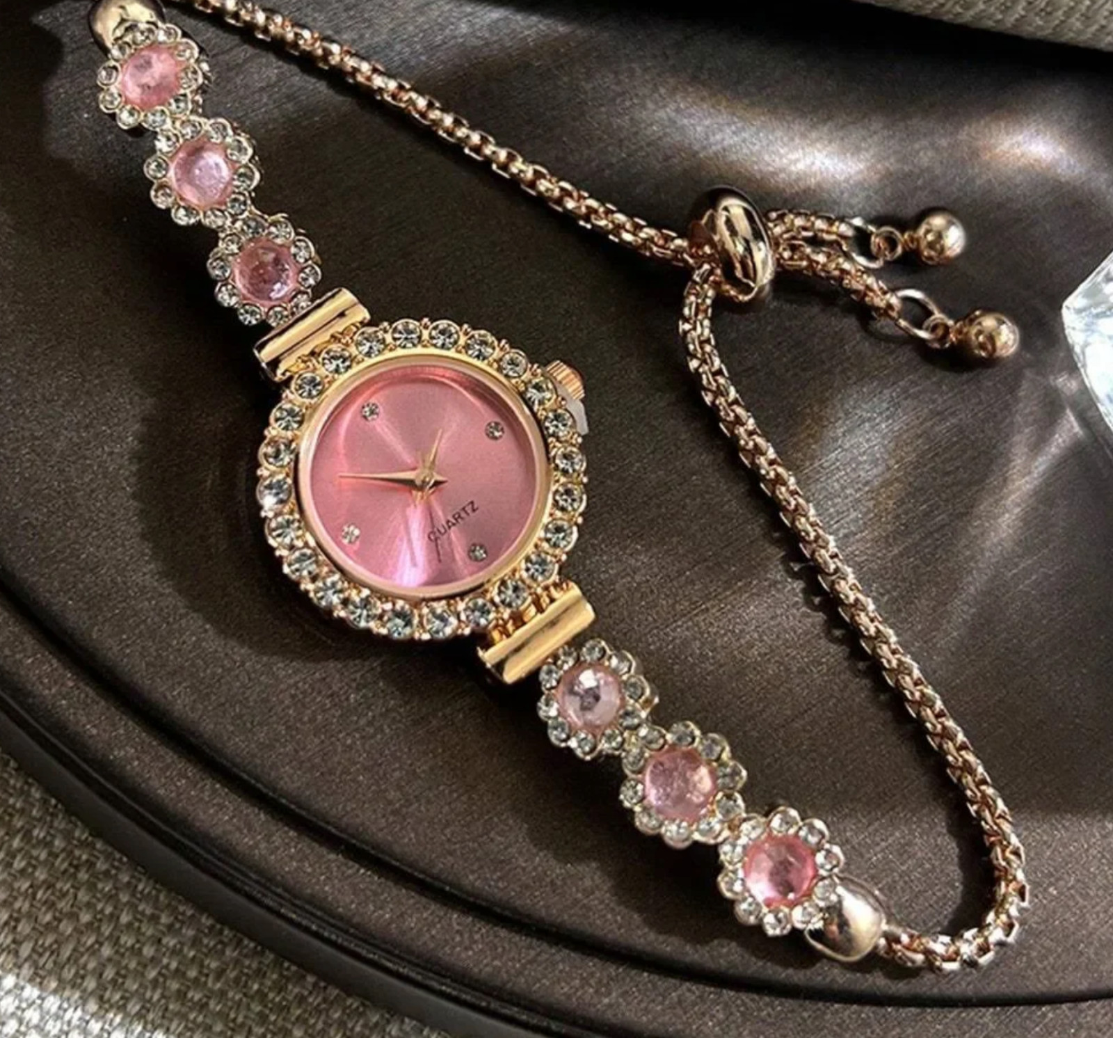Elegant Women Watches Luxury Rhinestone Bracelet Strap Ladies Quartz Watch Gift