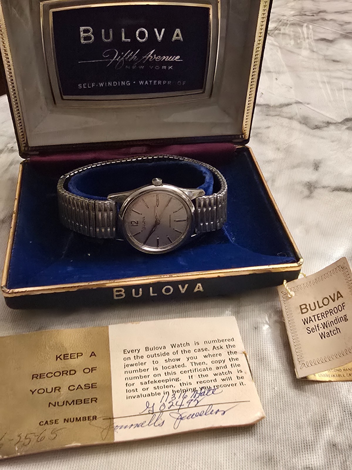 Vintage 1962 Bulova «Hourglass» dial
