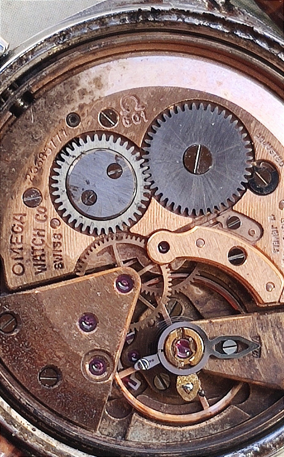 Omega Geneva 135.041 Cal. 601 – Vintage 1960s – Steel 34.5mm – Square Soleil