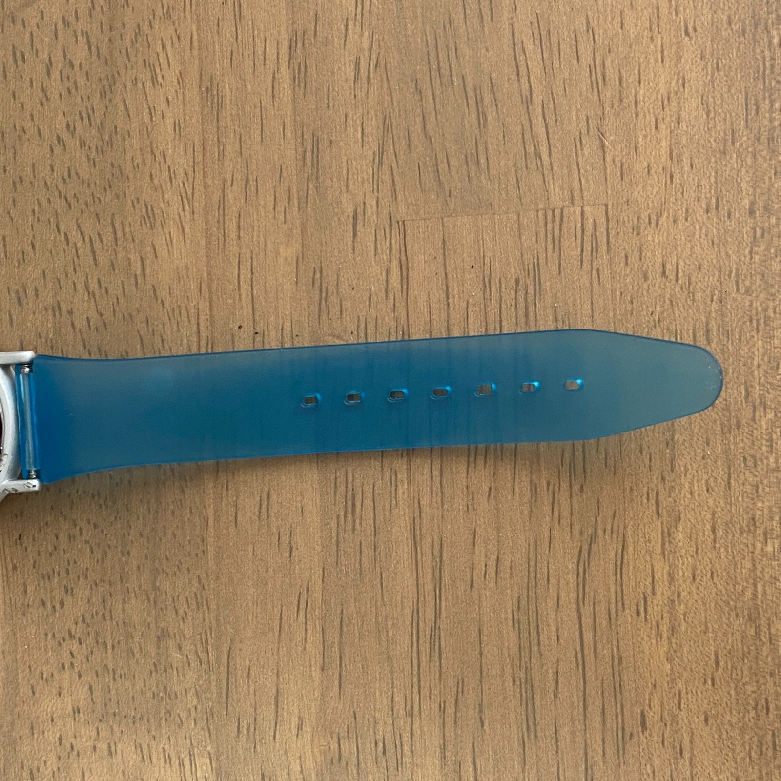Vintage Apple Watch YUM Round Blue Apple Computer