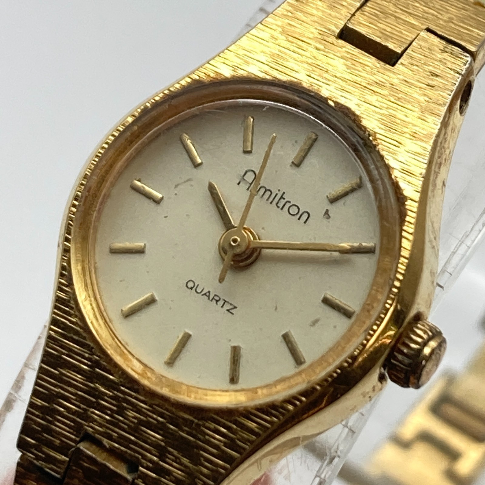 Vintage Armitron Womens Watch 11mm Gold Tone Petite Round New Battery 7″