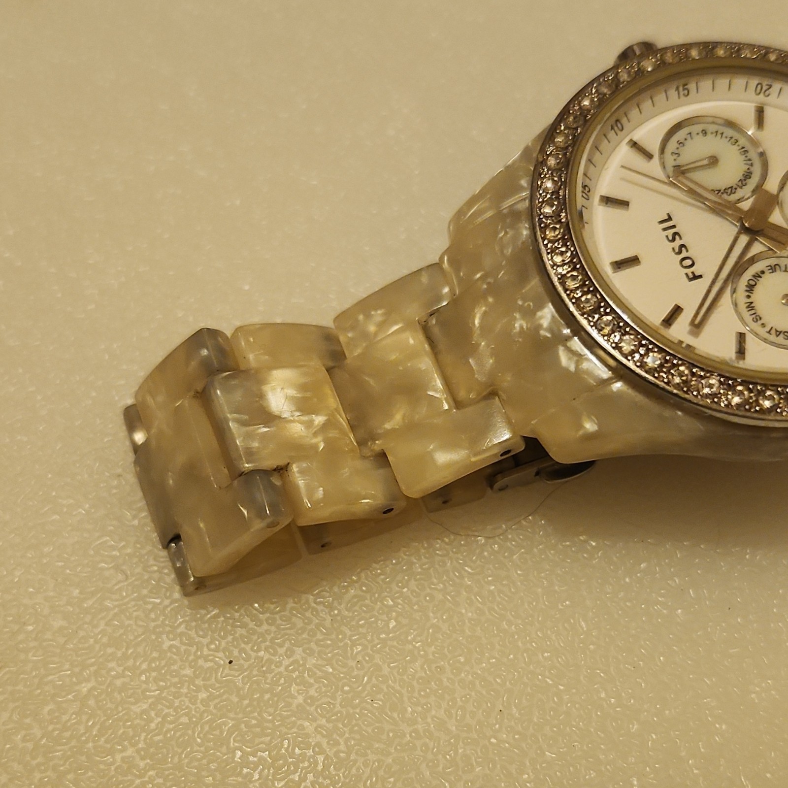 Fossil Women’s Quartz Beige Resin Bracelet Stainless Steel Dress Watch White Di…