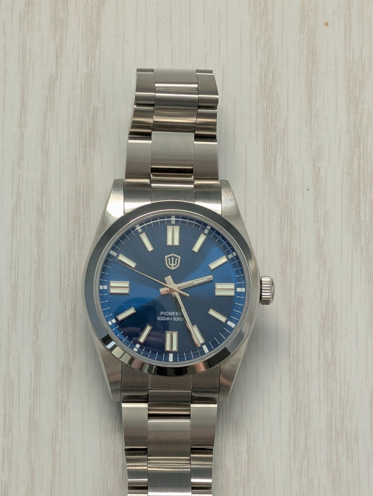 Watchdives WD1016B 37mm Pioneer VH31 Men’s Watch Sunburst Blue Sapphire Crystal