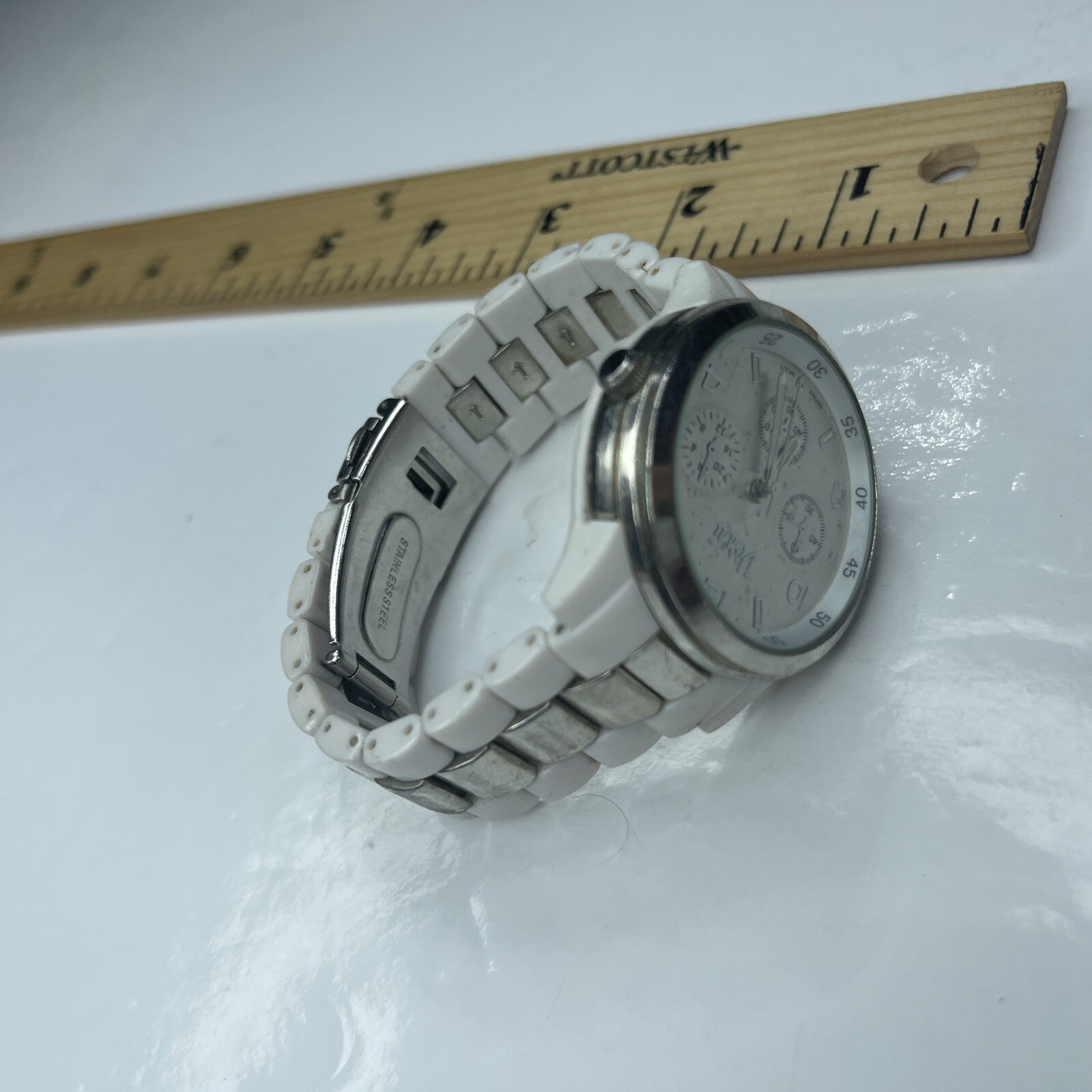 A Vivani Japan Silver White Resin V701W Accutime Ladies Retro Stainless Untested