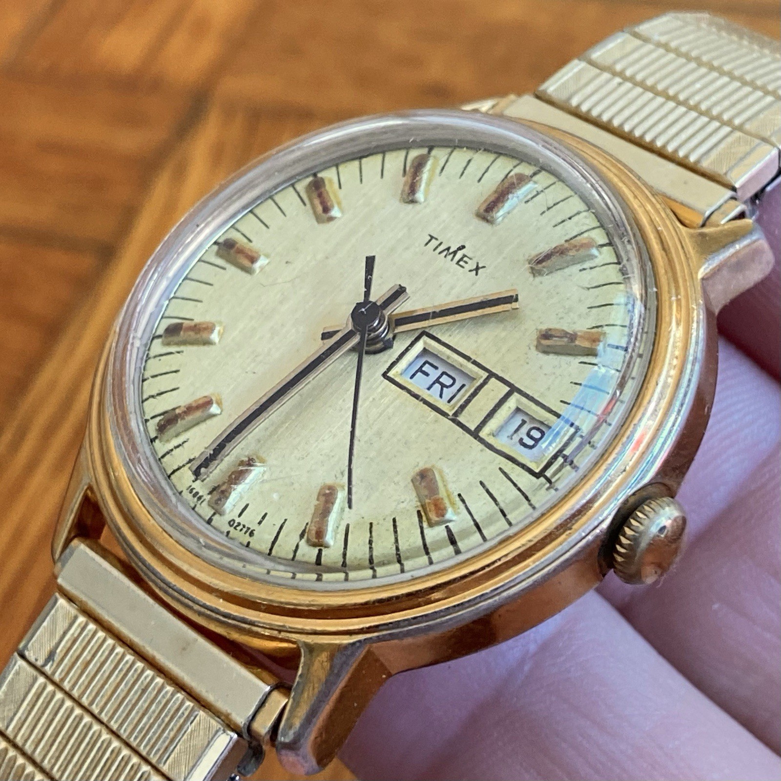 1976 Timex Mercury Day/Date Men’s 35mm Vintage Mechanical Watch Gold Tone