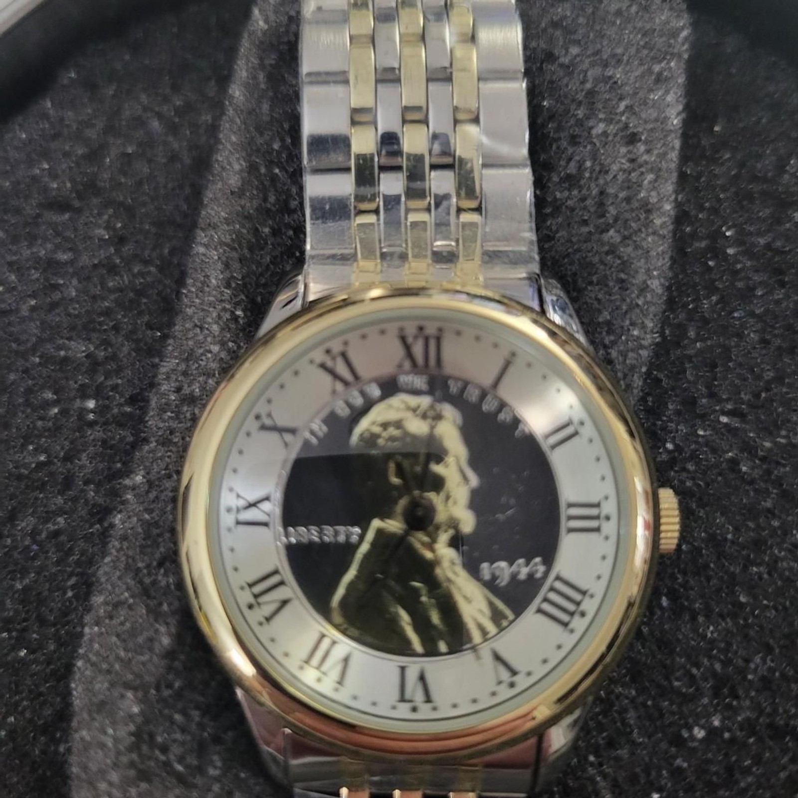 No-brand Women’s Silver and Gold Watch