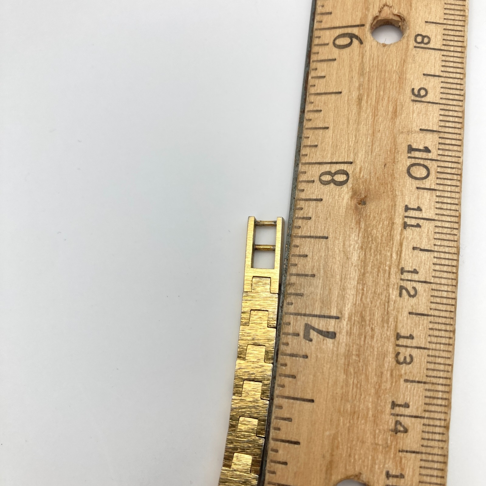 Vintage Armitron Womens Watch 11mm Gold Tone Petite Round New Battery 7″