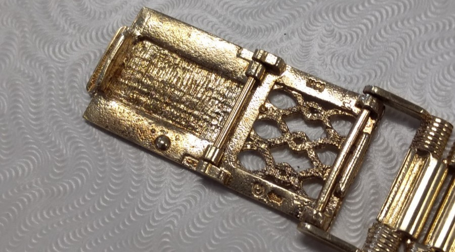 Mens Vintage 10K Yellow Gold Diamond Accented Geneve Quartz Wristwatch
