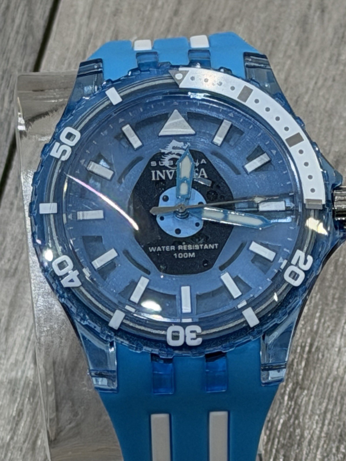 Invicta Subaqua Men’s Watch Blue White Silicone Strap 100 M Submersible 69449