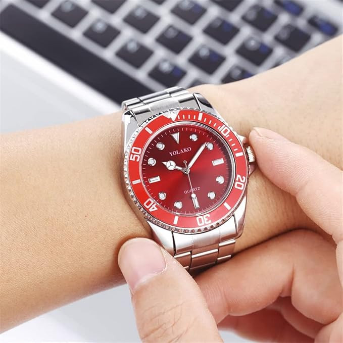Men’s Fashion Quartz Watch With Stainless Steel Strap Featuring Geometric Design