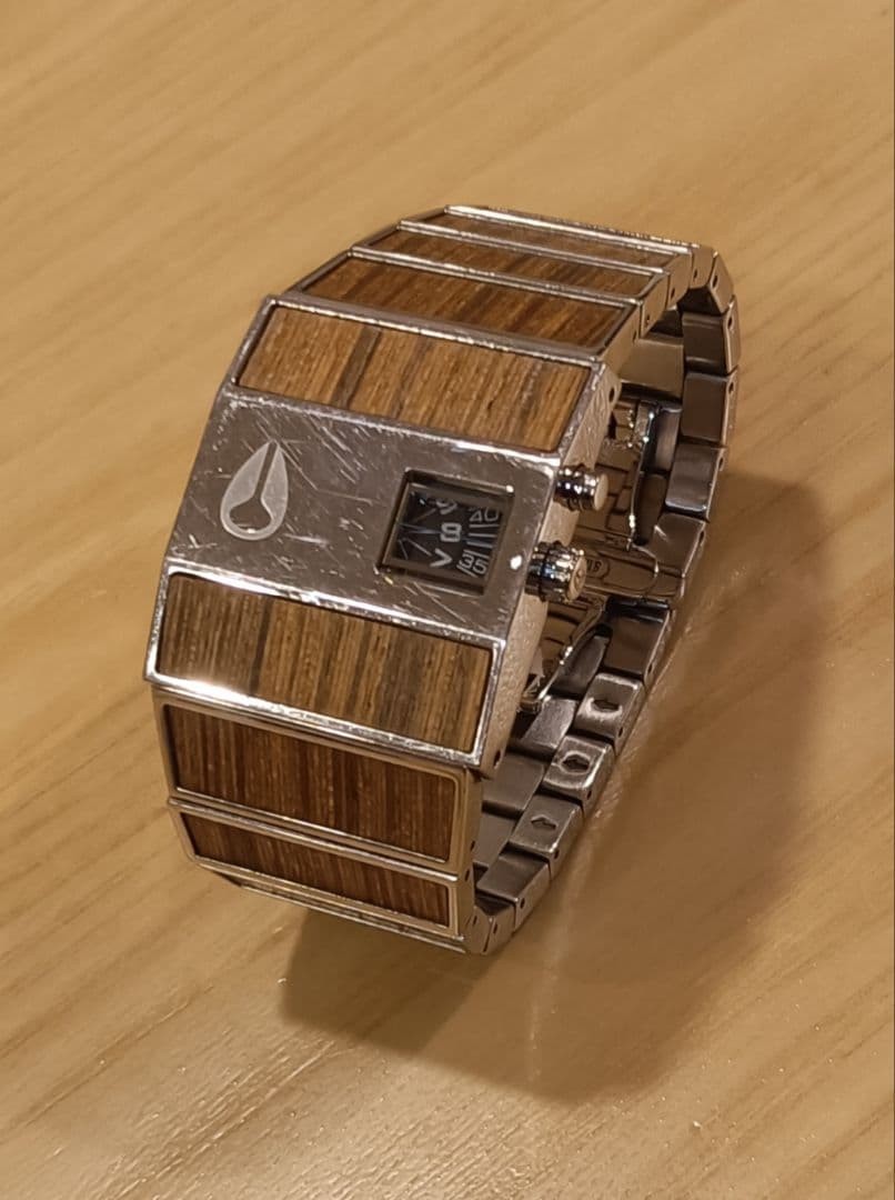 NIXON Wristwatch Not Specified Quartz Analog Stainless Steel