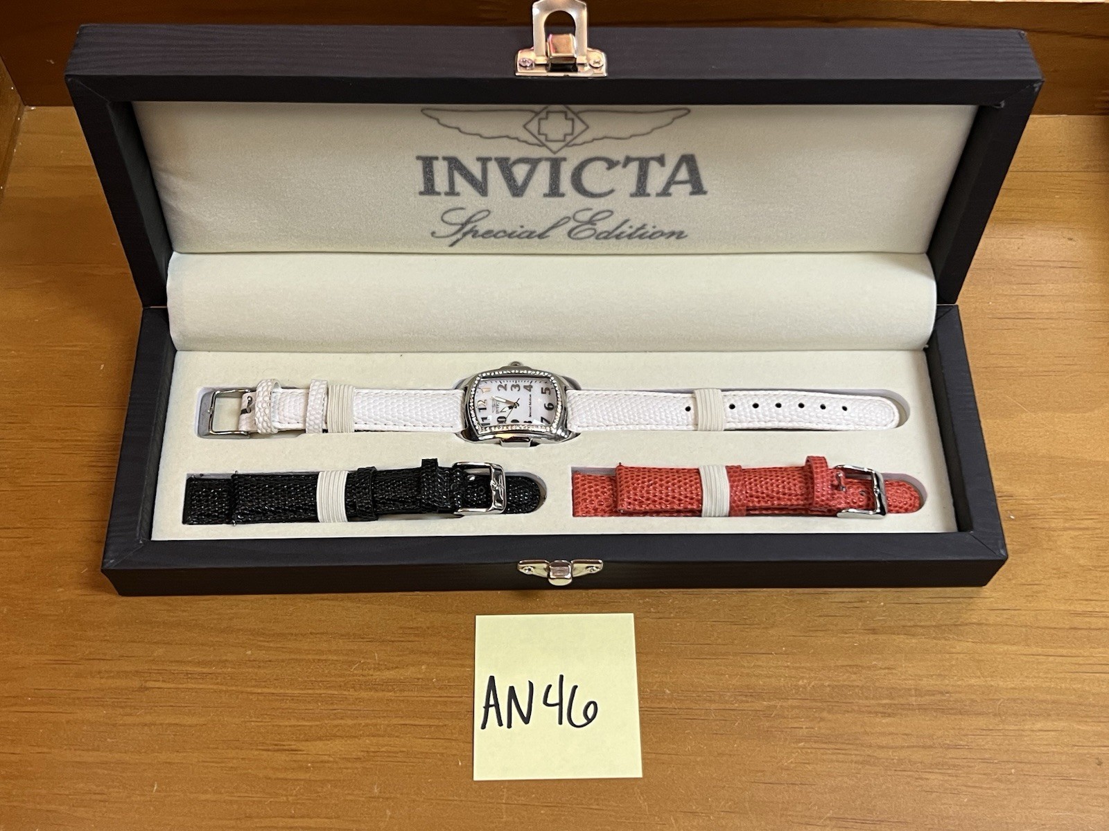 Invicta Special Edition Watch Set interchangeable bands Red White Black 20524