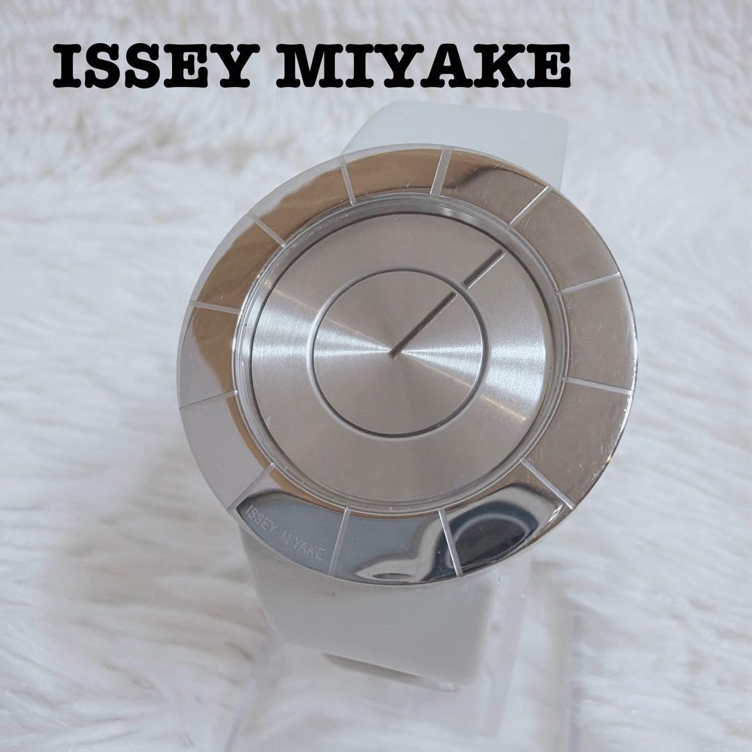 NY0N001 Issey Miyake To Tio Yoshioka Tokujin Designed IM-SILAN001 CITIZEN Silver
