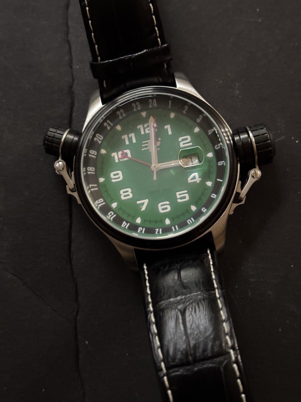 32 Degrees Swiss Valiant Mens Watch Leather Strap / Green Dial