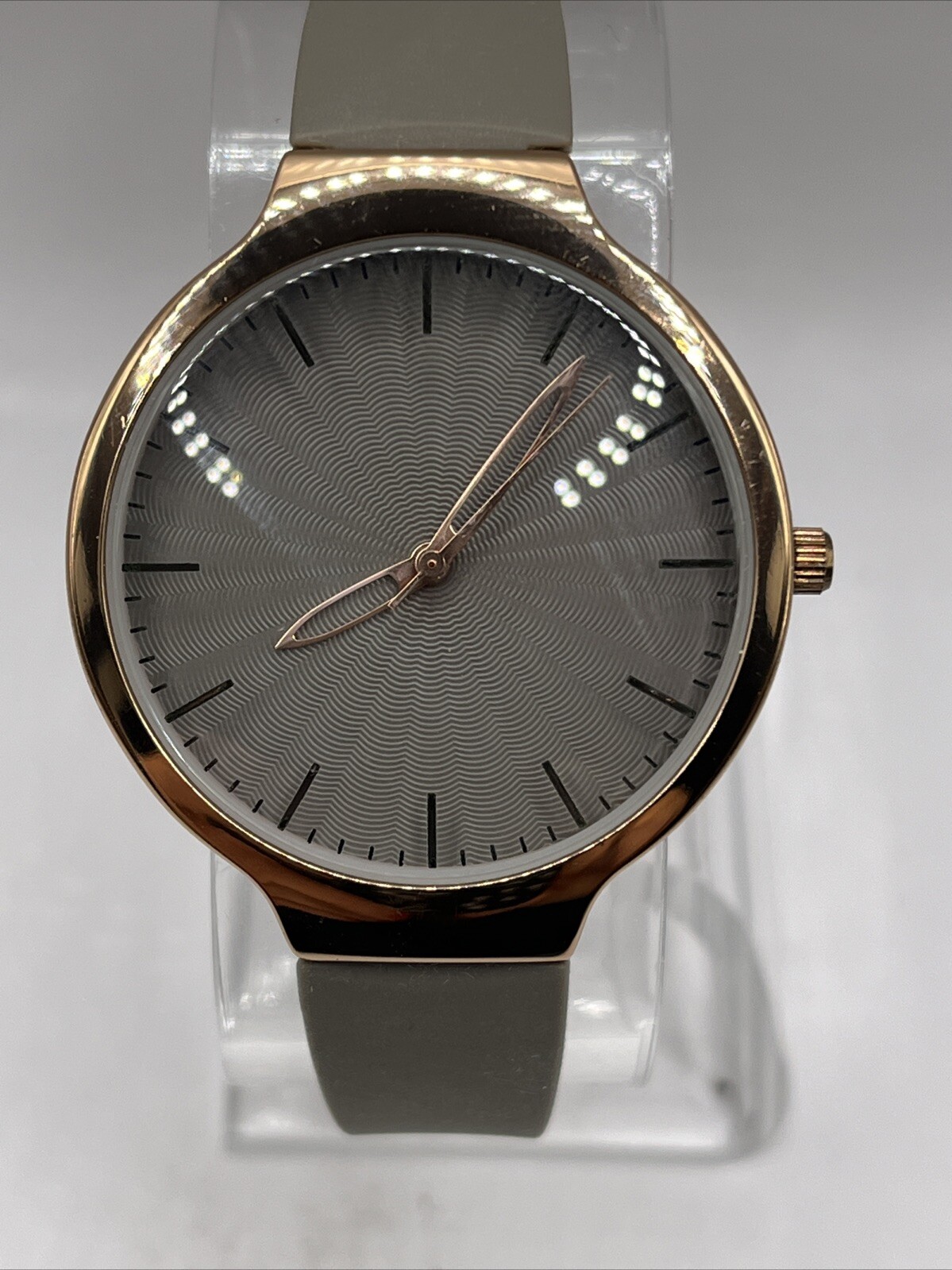 Xhilaration Women’s Quartz Watch Gray Silicone Band Rose Gold Case- New Battery