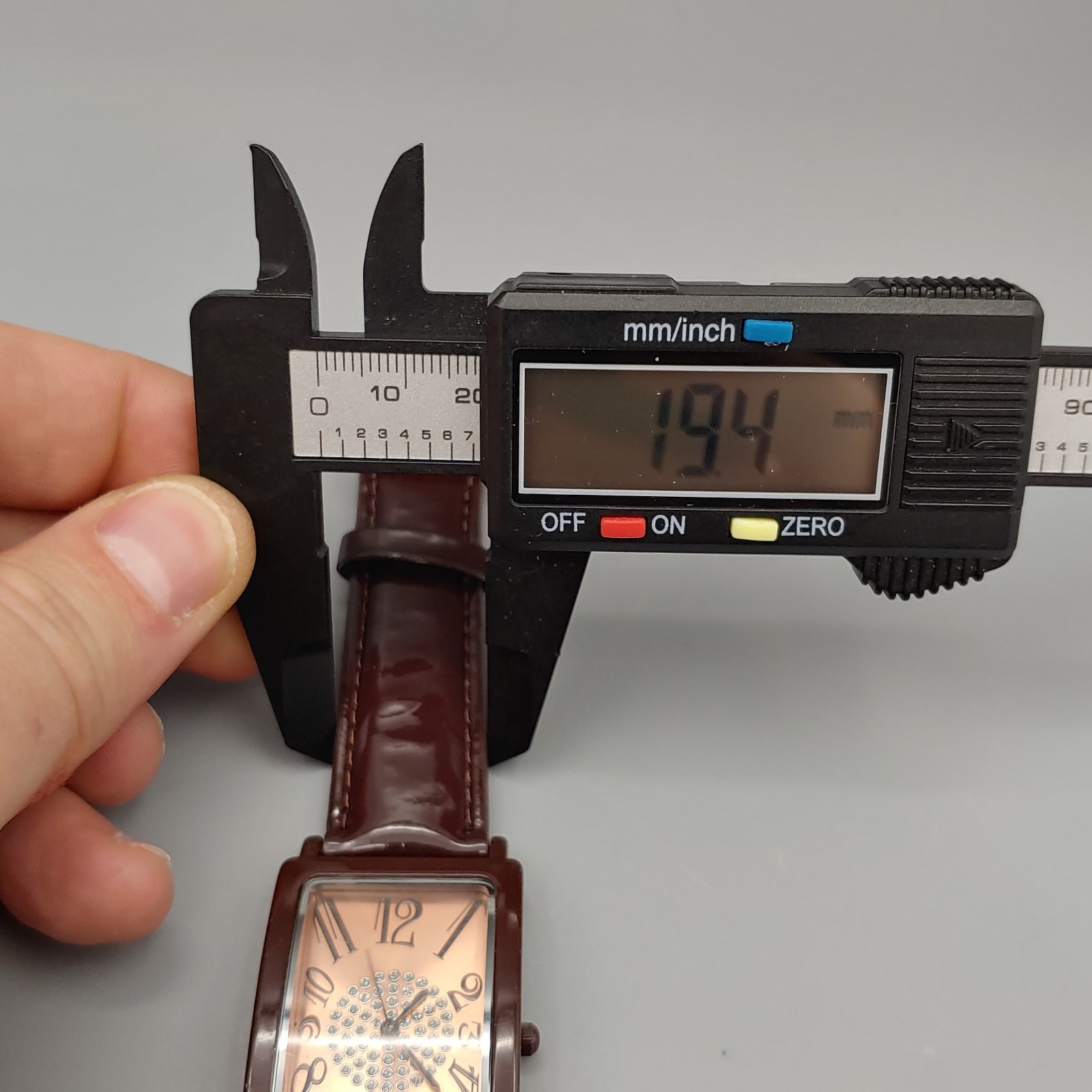 Y2K Xhilaration Watch 29mm Brown Rosegold Dial Rectangle 7″ FMDX162 Japan Quartz