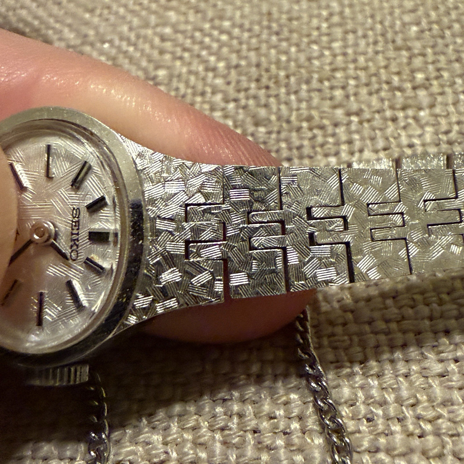 Vintage Seiko Womens Watch 17mm Silver Dial Manual Wind 11-7619 READ