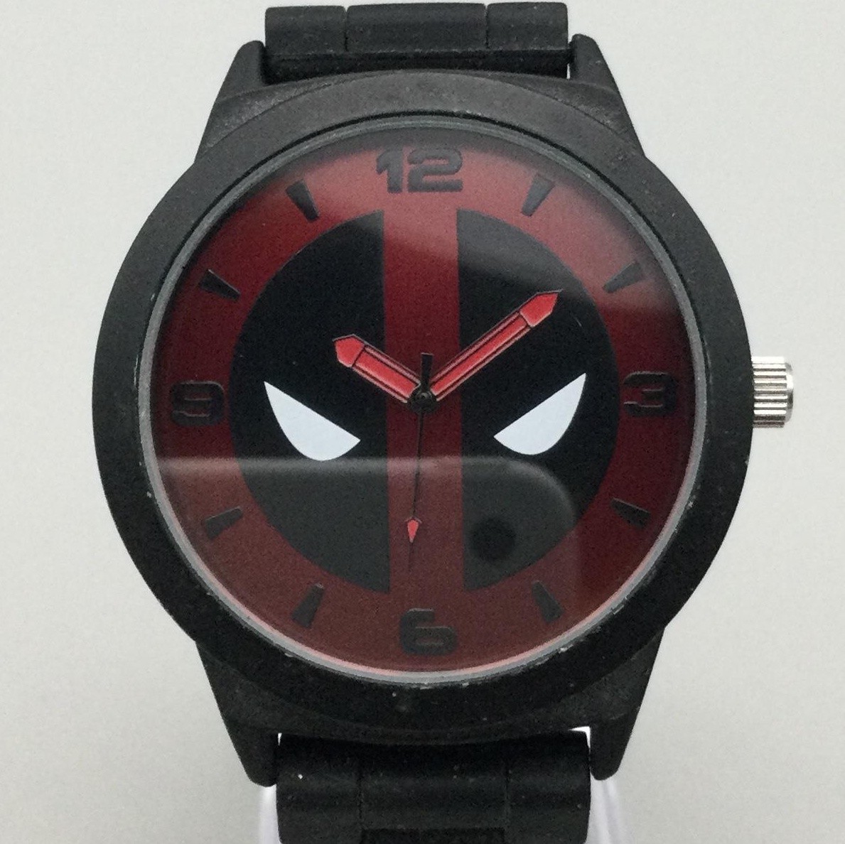 Marvel Dead Pool Mens Watch 45mm Red Dial Black Silicone Band Analog Quartz
