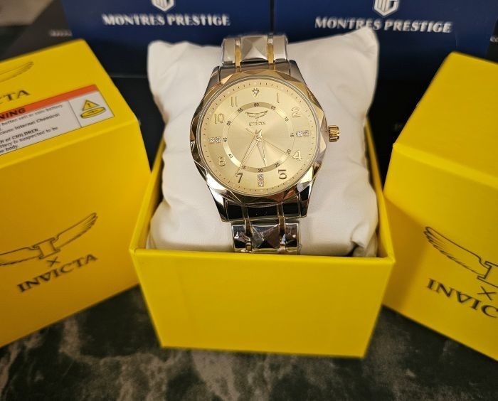 Invicta Specialty I Men’s Quartz Watch SIlver/Gold Toe Band 69022