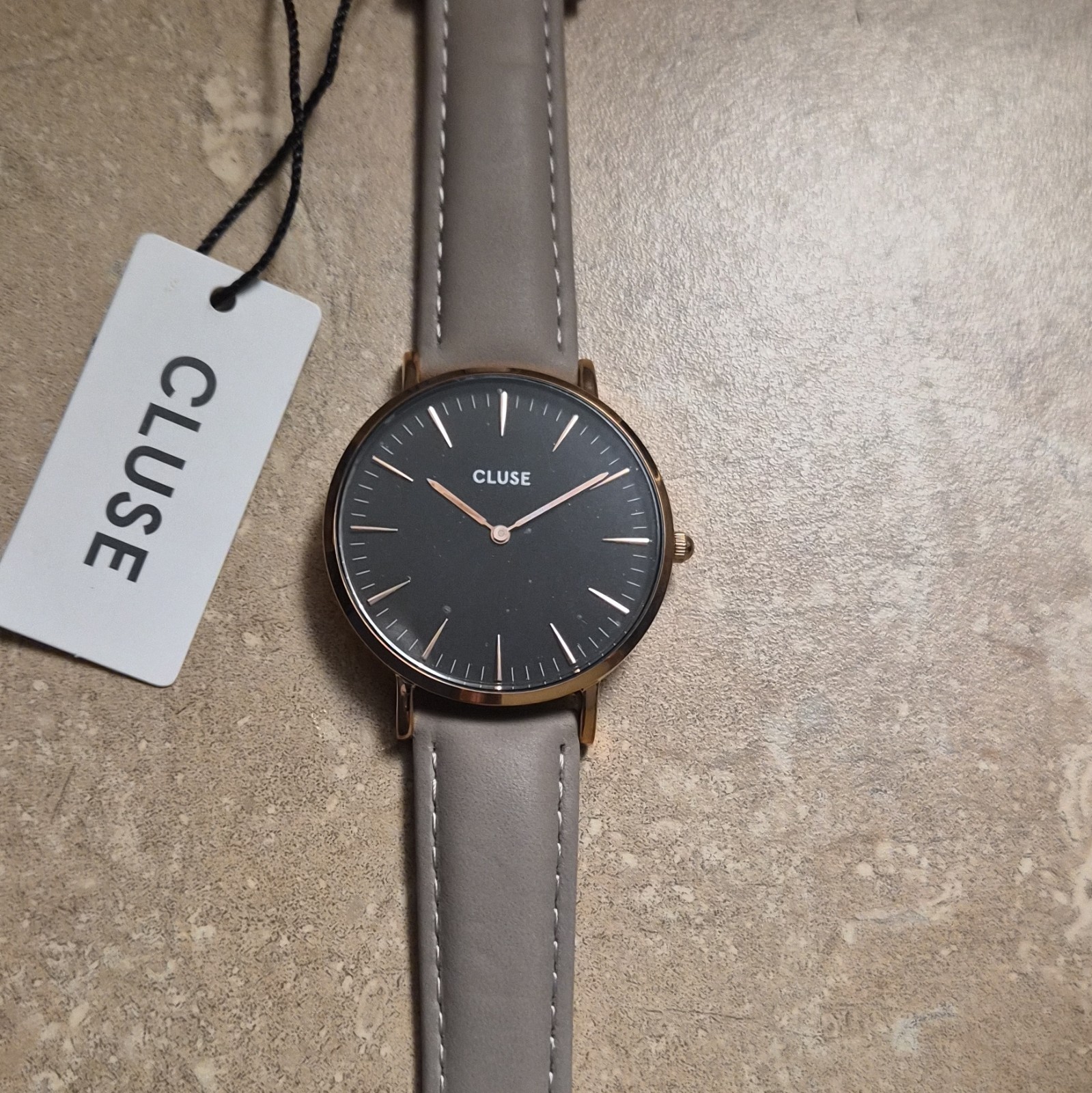 CLUSE Womens Analog Quartz Wristwatch Black Dial Rose Gold Case Gray Leather