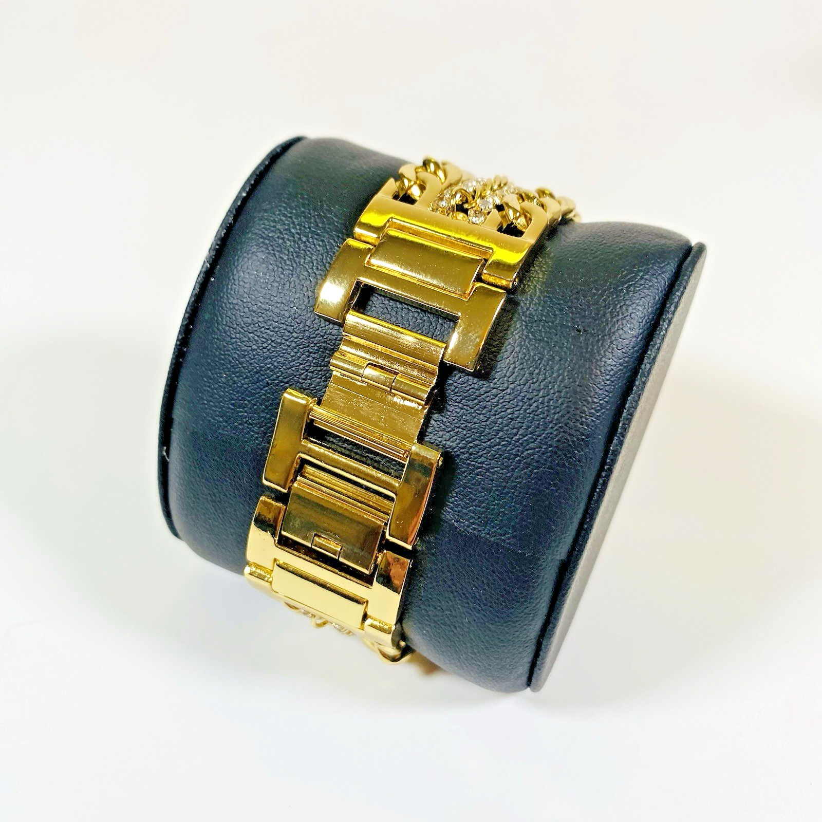 Kendall + Kylie Quartz Movement Gold Watch Chunky Chain w/ Clasp Closure Jewelry