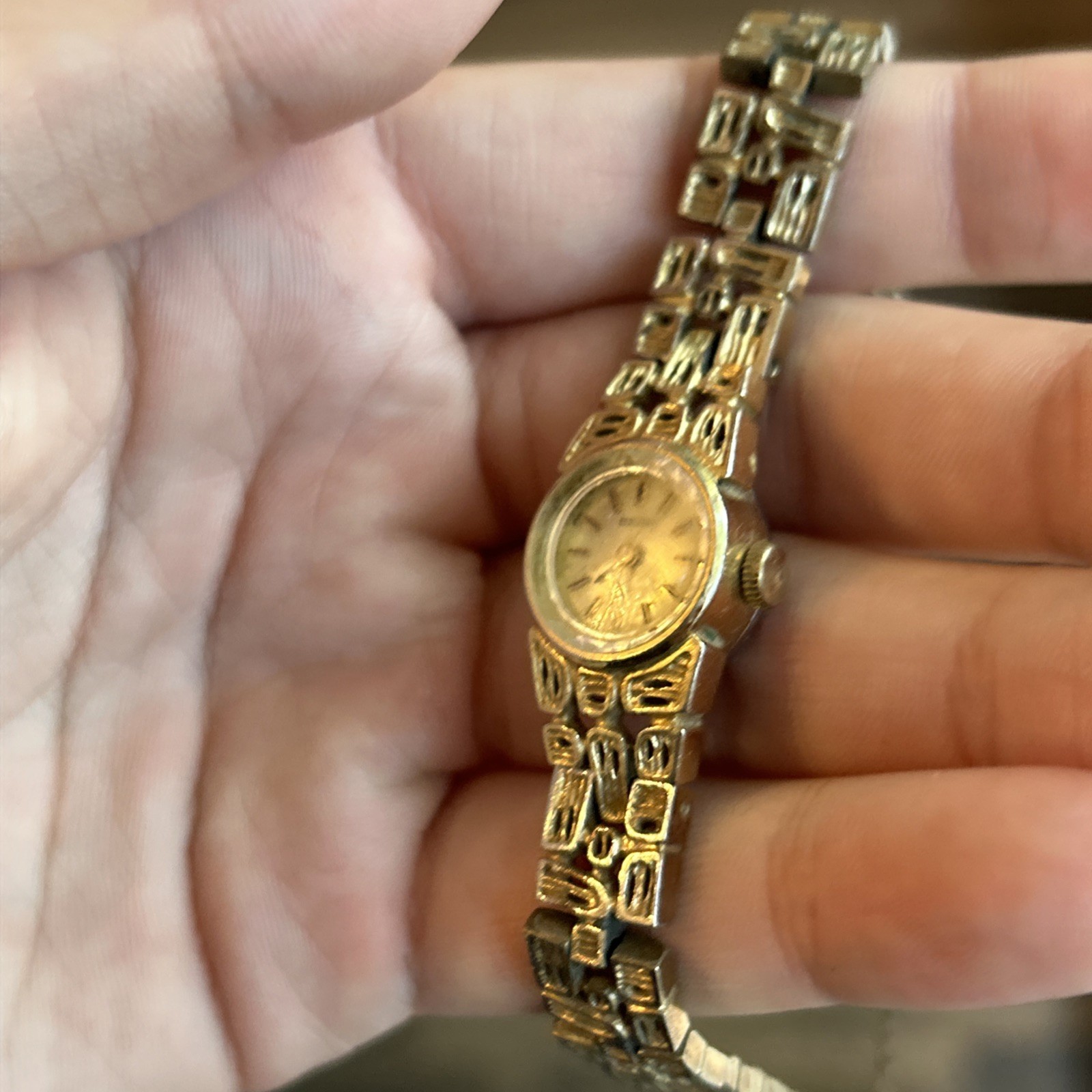 Vintage Seiko Ladies Mechanical Gold Oval Watch Lot 11-7619 And 11-0540