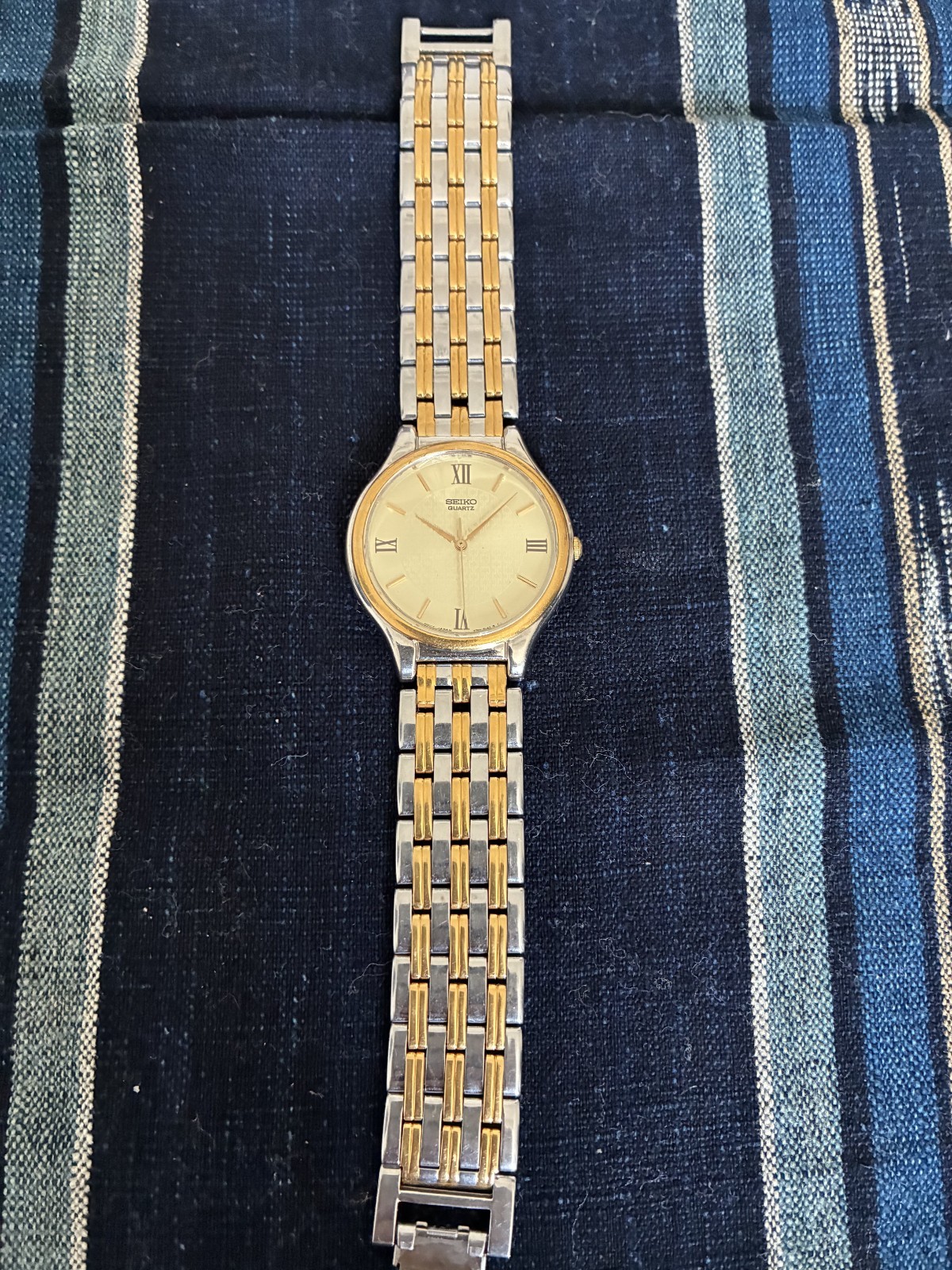 Vintage 1994 SEIKO V701 Quartz Two-Tone Mens Dress Watch – Serviced