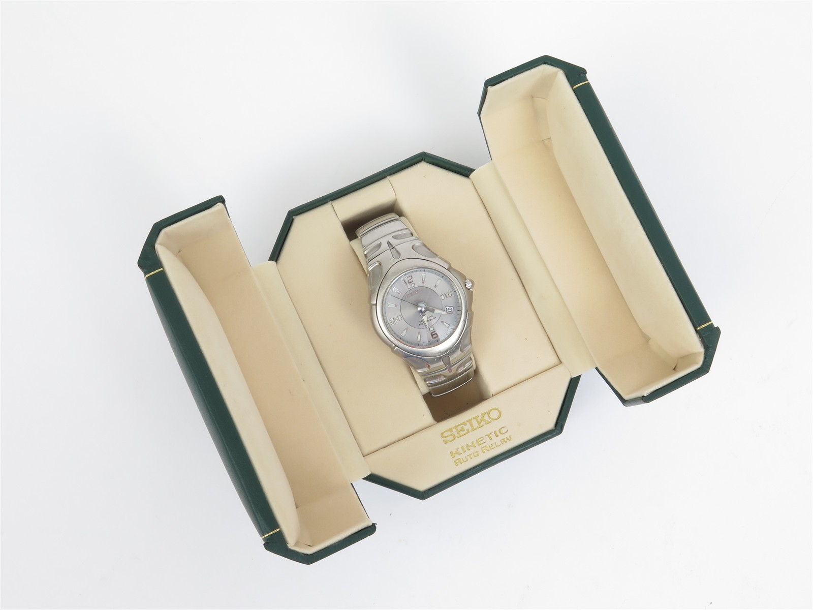Seiko Kinetic Auto Relay 5J22-0A20 Mens Watch 41mm Floating Orb w Box