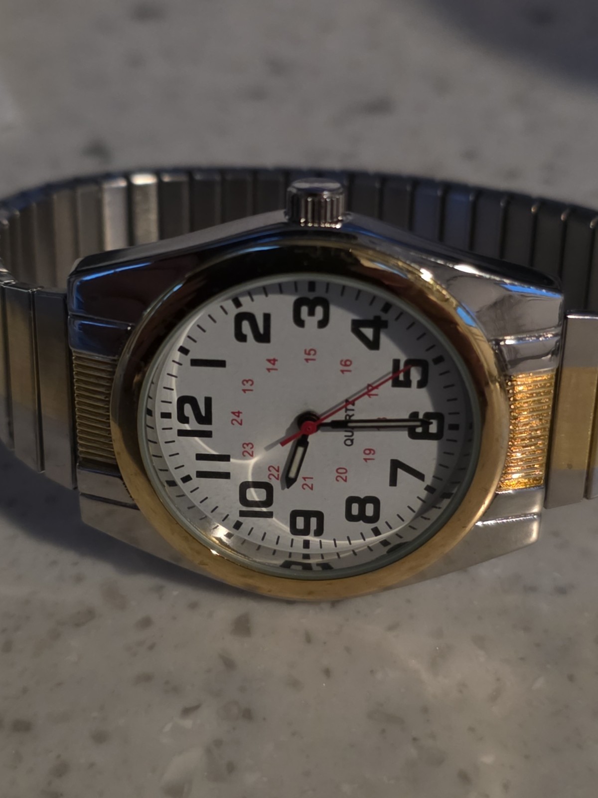 FMD Quartz Watch Men Silver Military Dial Easy Read Stretch Analog New Bat (32C)