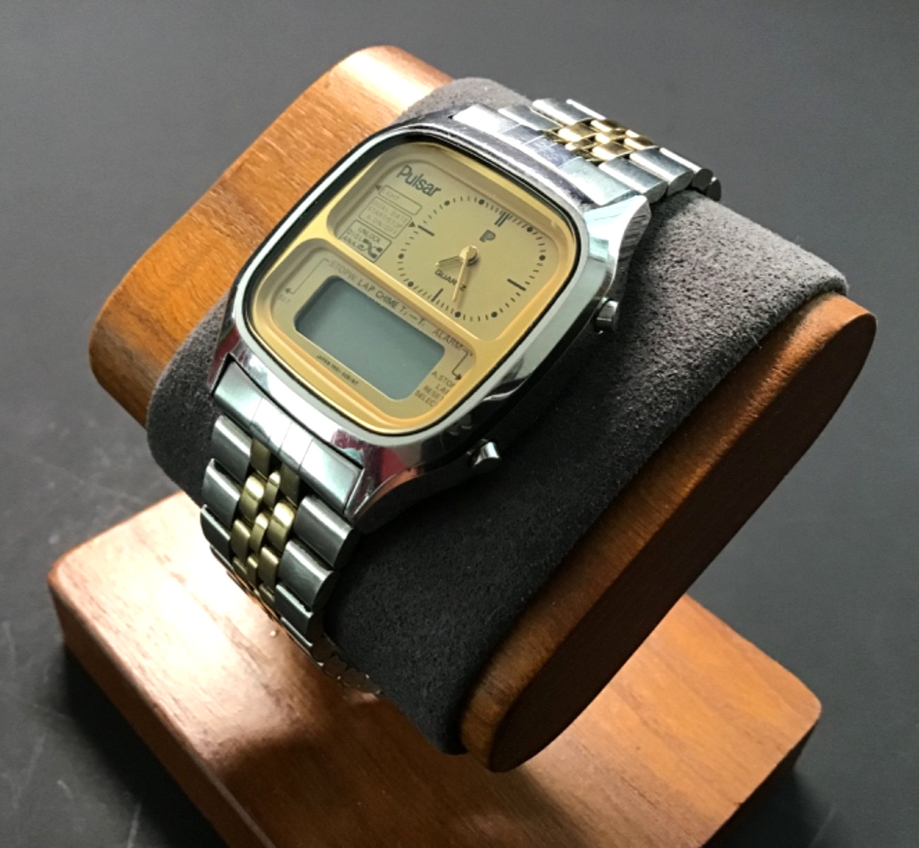 PULSAR #Y651-506A QUARTS ANALOG WATCH – VINTAGE PULSAR WATCH