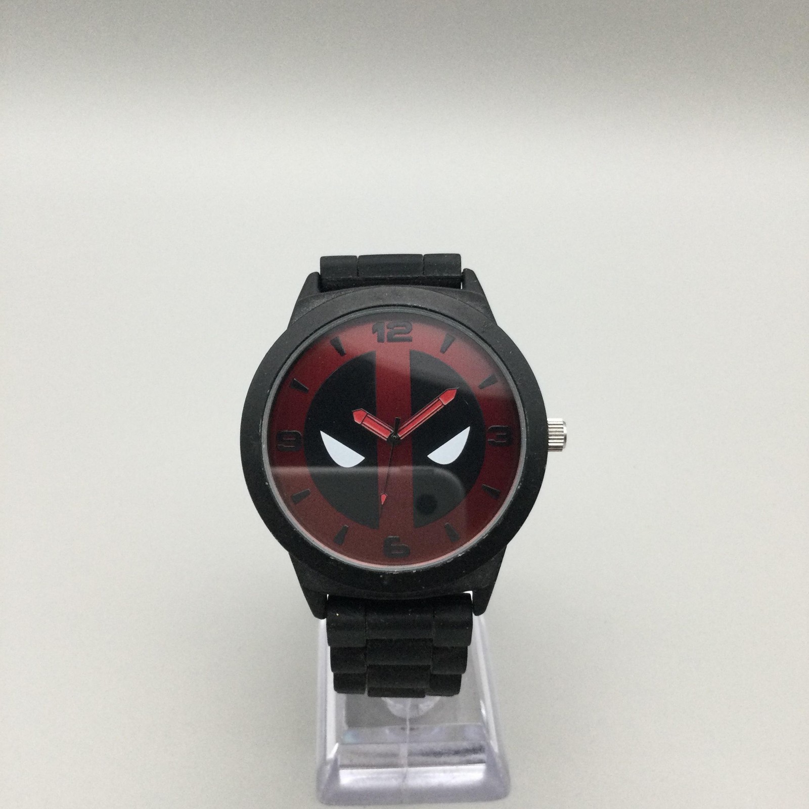 Marvel Dead Pool Mens Watch 45mm Red Dial Black Silicone Band Analog Quartz