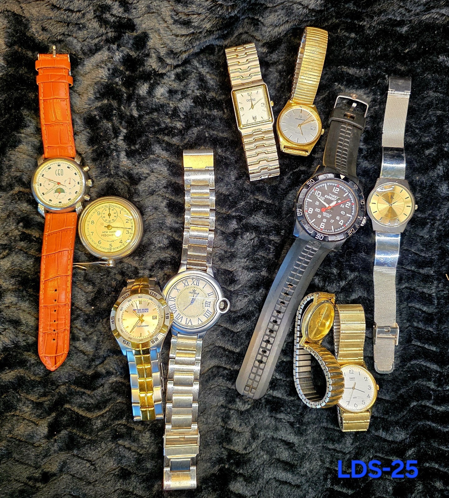 Vintage Wristwatch Lot of 10 Men’s Watches: Caravelle, Fossil ~ Various Brands