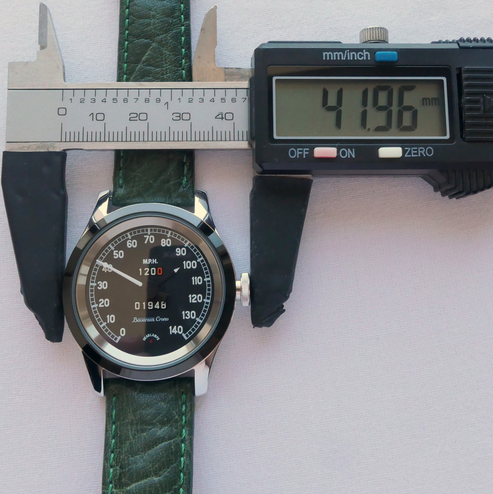 Jaguar XK120 XK 120 Classic British Sport Car Speedometer Accessory Swiss Watch