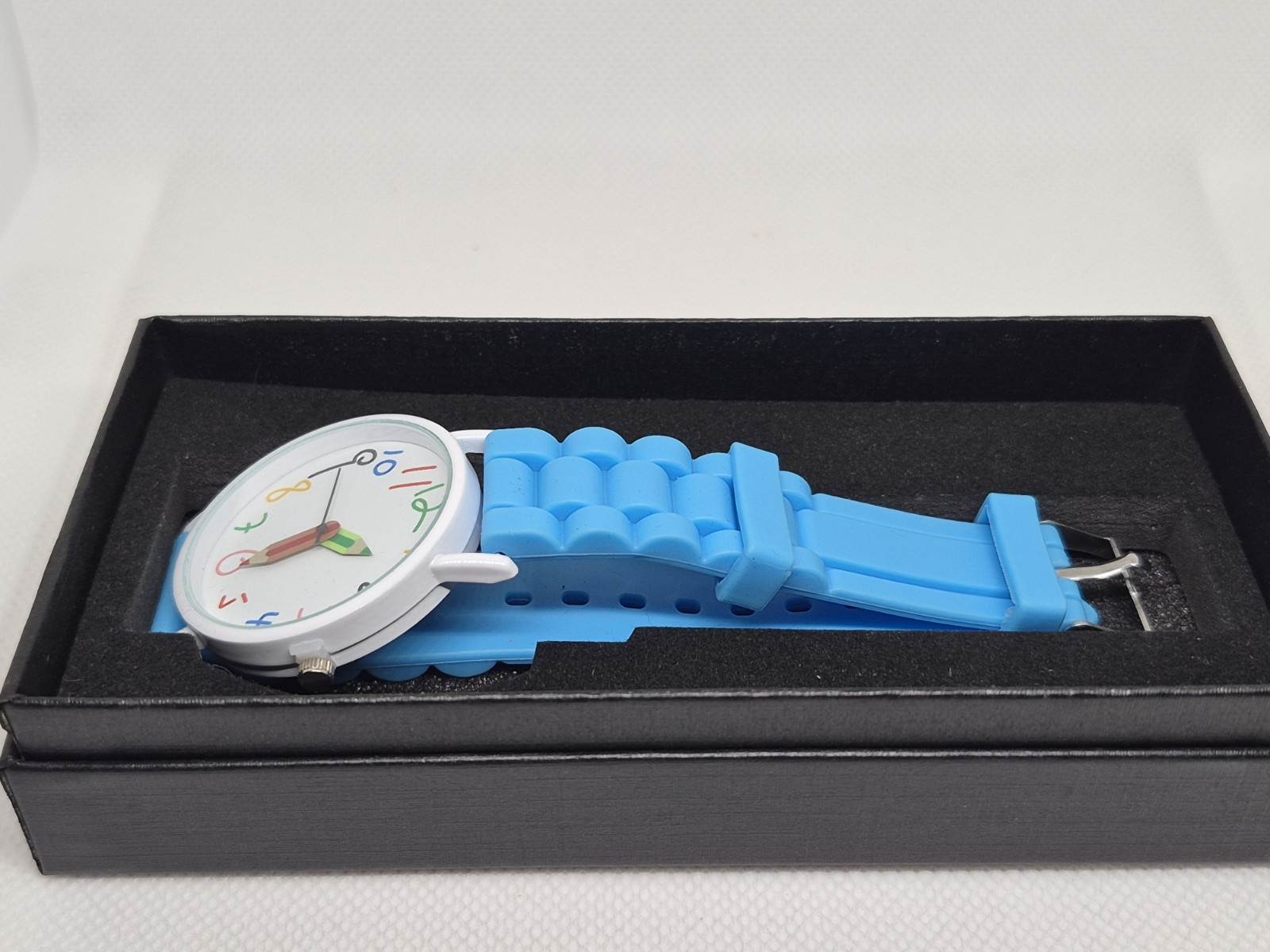 Kids Analog Wristwatch Blue Rubber Strap White/Multicolor Arabic Dial Box