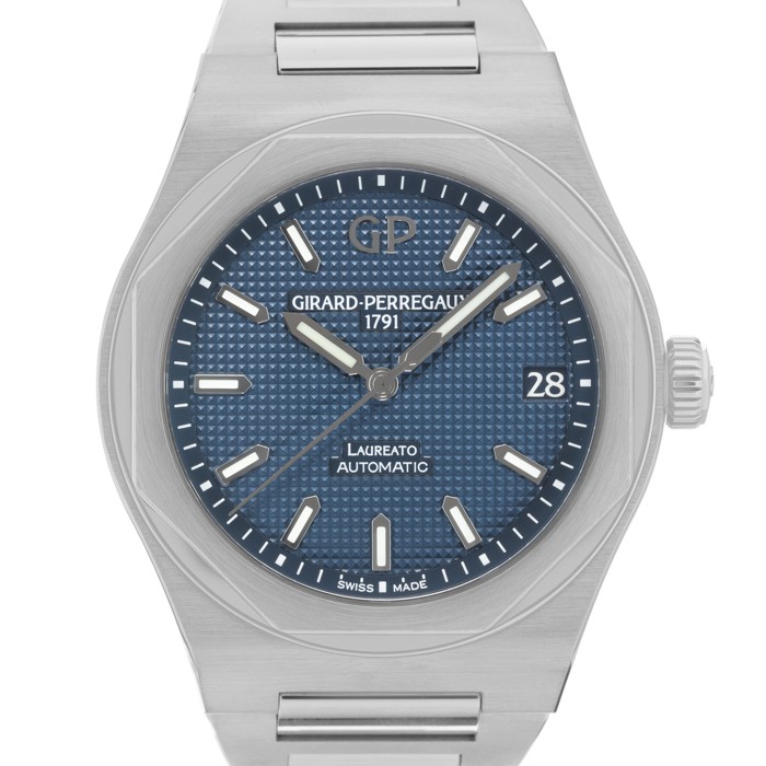 Girard-Perregaux Laureato 42mm 81010-11-431-11A Blue Box/Paper