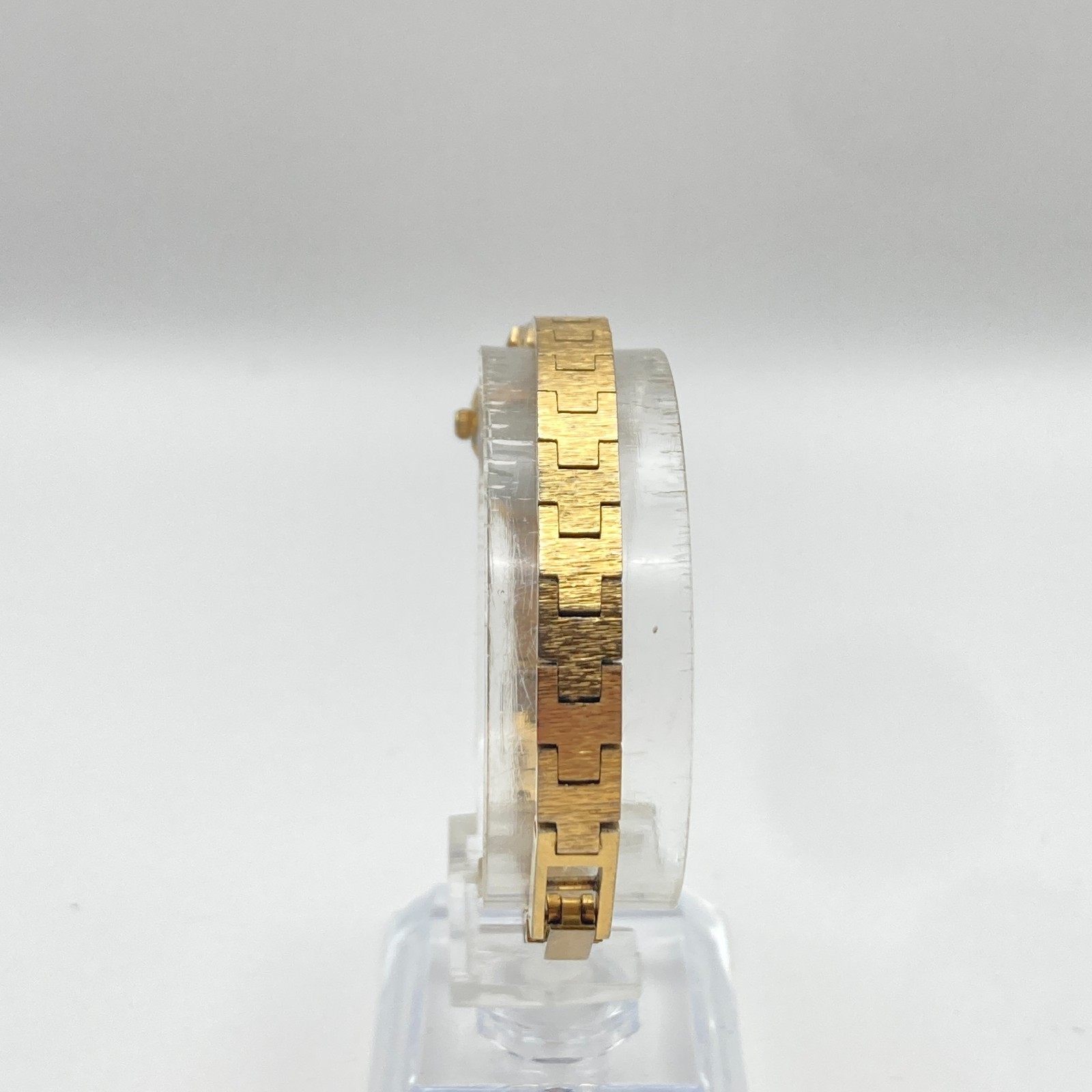 Vintage Armitron Womens Watch 11mm Gold Tone Petite Round New Battery 7″