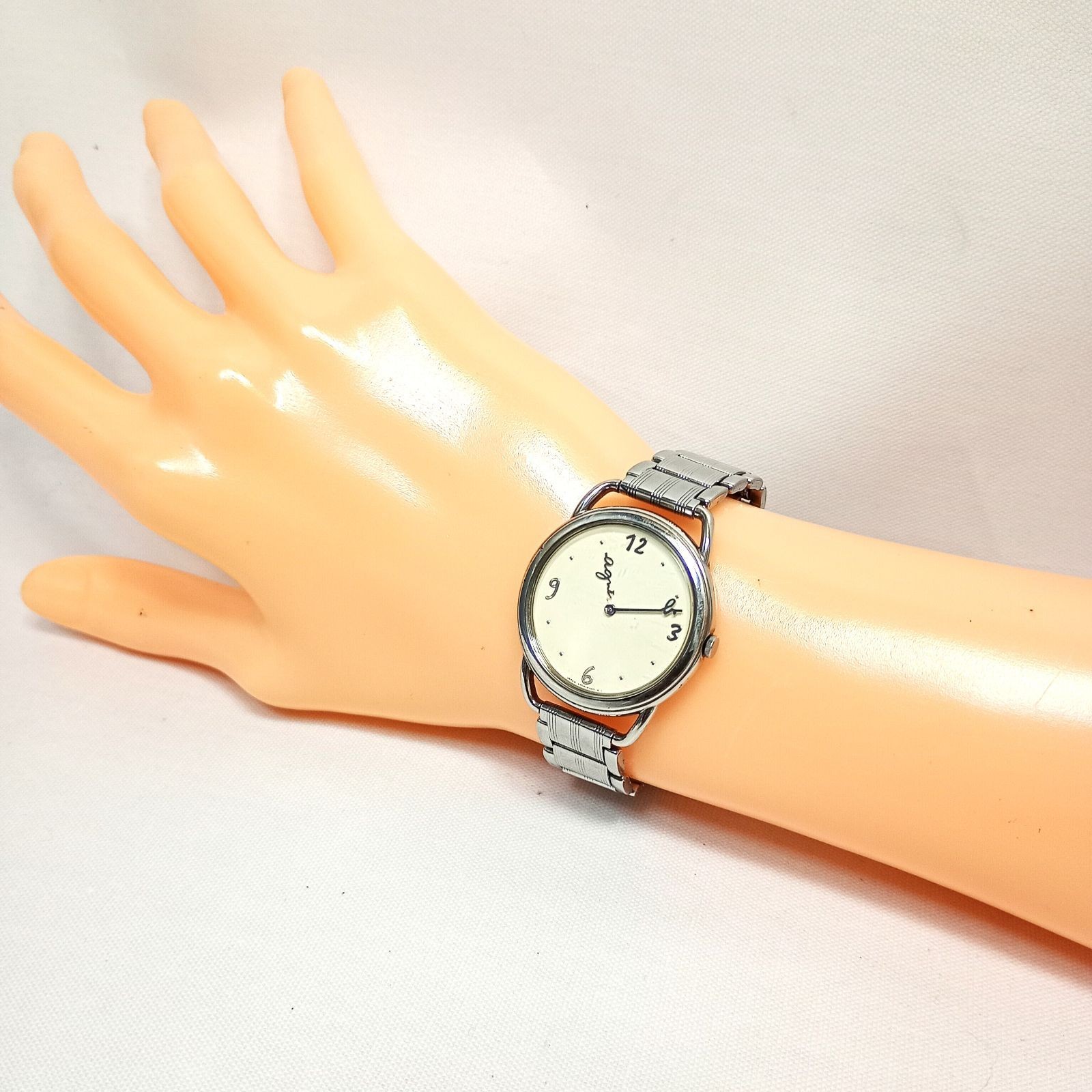 Operational agn s b. Watch V700 6210 2 Hands Round
