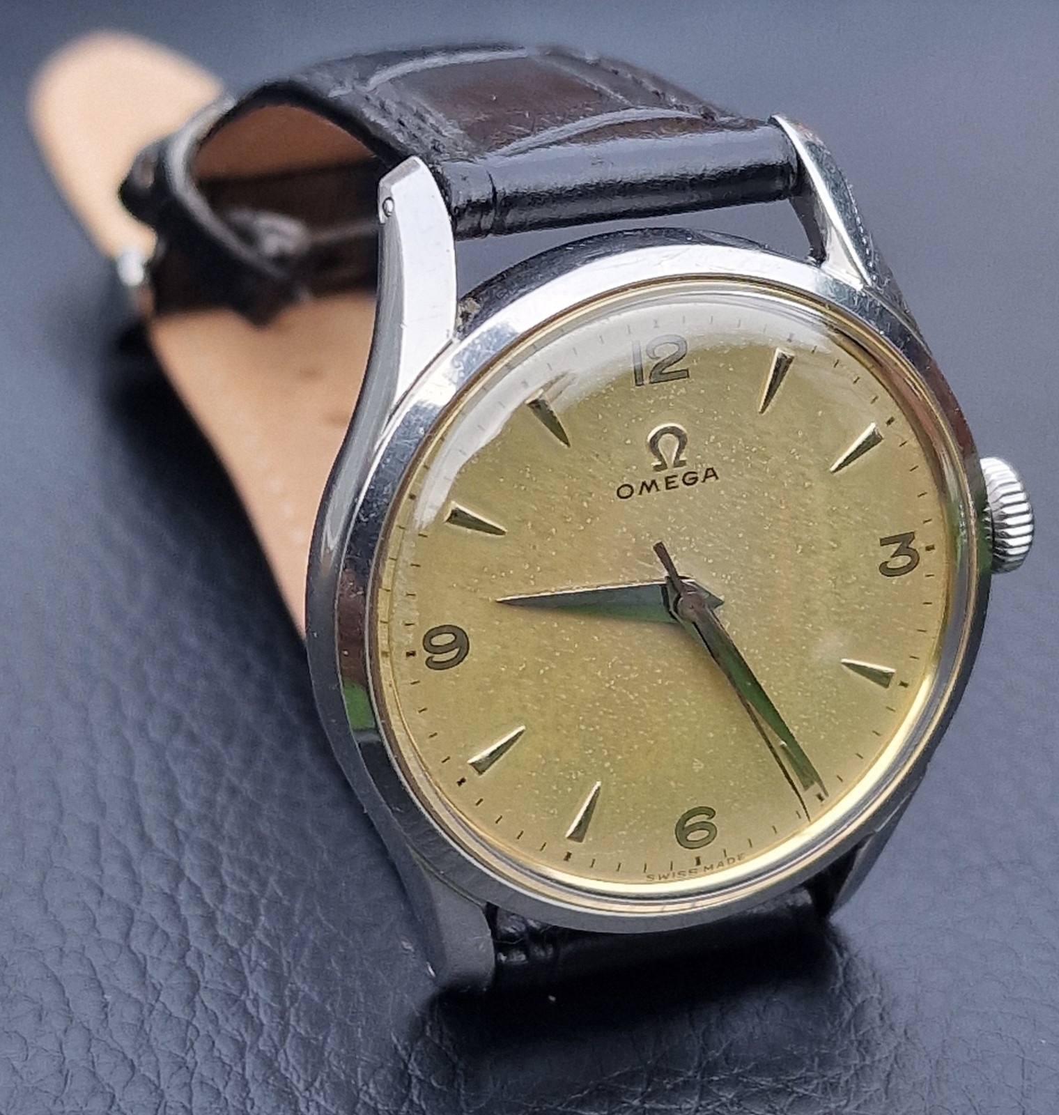 OMEGA GENTS MANUAL,REF 2640-1, 35MM,CAL 283,SCREW BACK CASE.