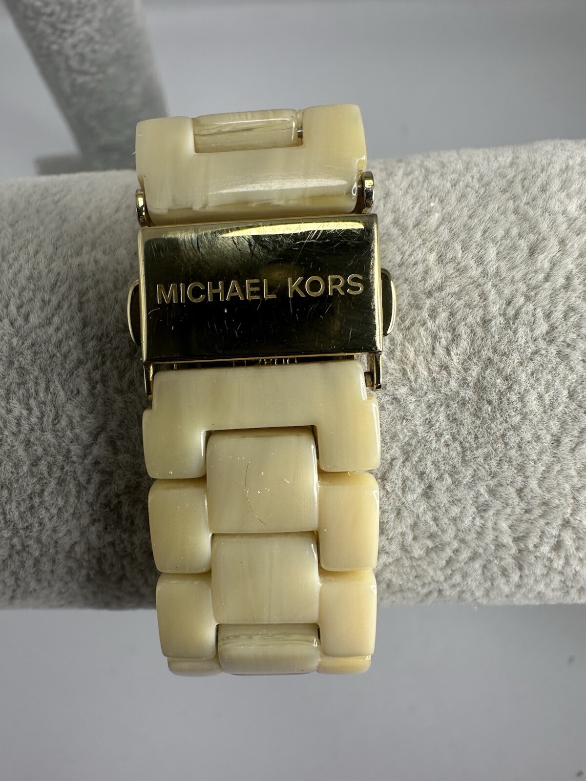 Michael Kors MK-5281 Ladies MOP Watch New Battery 37MM 7″ C94