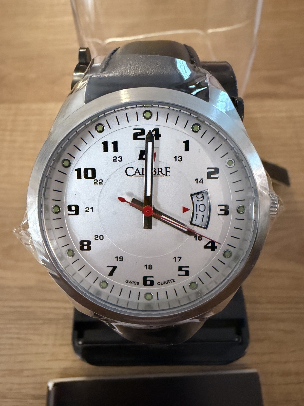 Calibre Trooper: Quartz—40mm Silver Case, White Dial, Black Leather Band