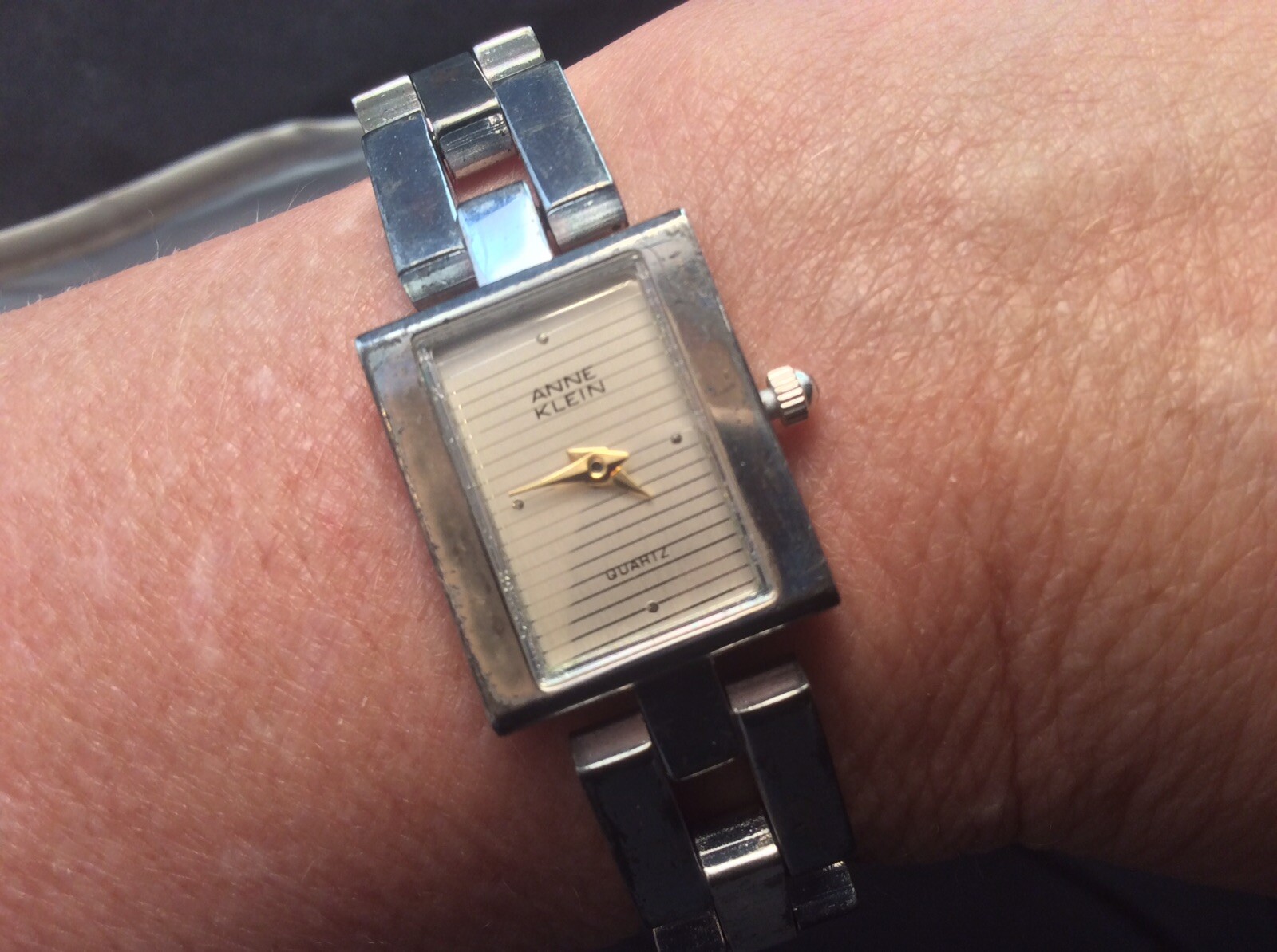 Women’s Silver Tone Anne Klein Quartz Watch Bracelet Band 11/7269-70 Works